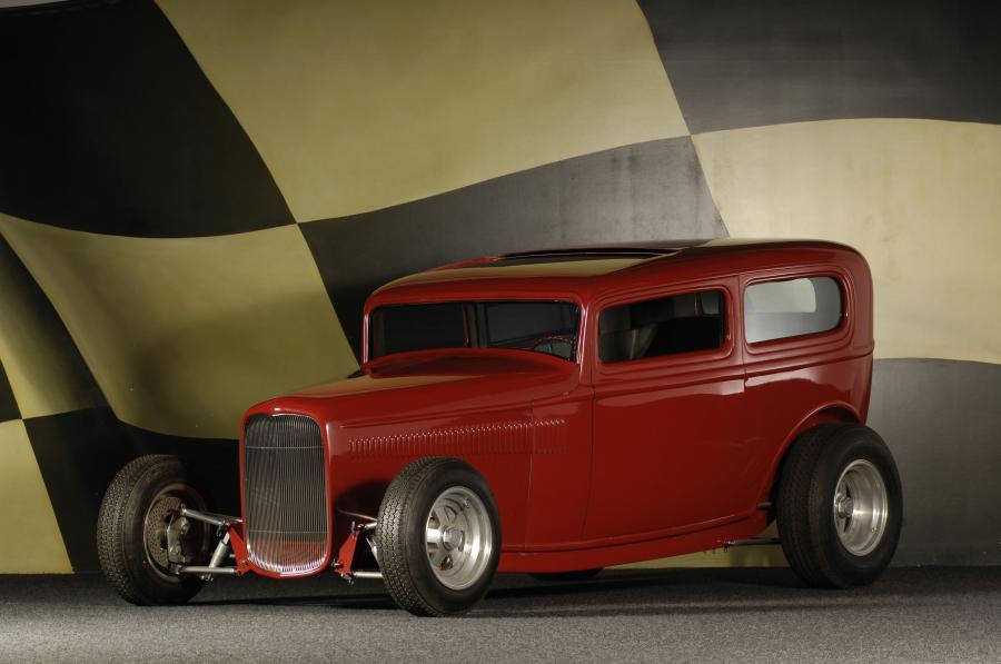  Ford Buttera-Bradley Custom Sedan 1932 года  (фото 1 из 3)